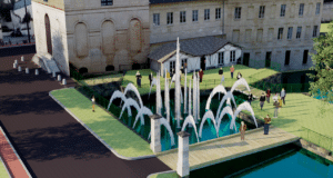 l’Association Pavillon Jacques de Manse ambitionne de faire revivre les grandes eaux de Chantilly et créer un spectacle Jeux d’Eaux son & lumières