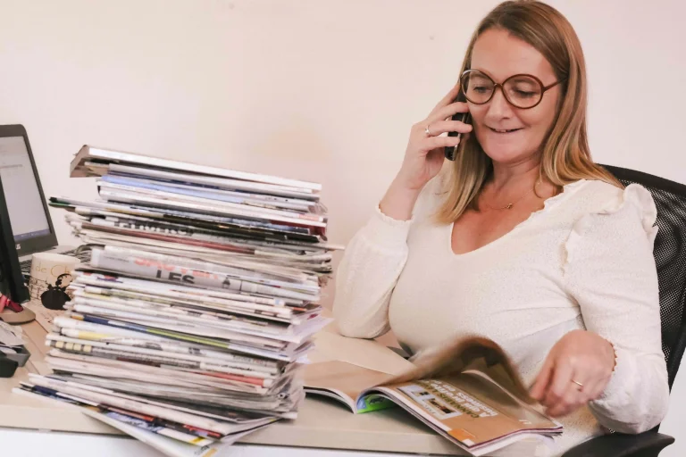 Carine, notre attachée de presse experte, vous donne 6 conseils pour contacter les journalistes.